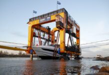 PRIMERA OPERACIÓN DE LA GRÚA “BIG WILLI” EN EL RÍO RIN ANTICIPA EL INMINENTE BOOT DÜSSELDORF 2025