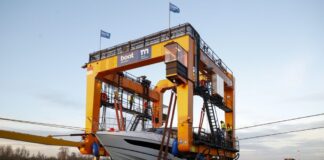 PRIMERA OPERACIÓN DE LA GRÚA “BIG WILLI” EN EL RÍO RIN ANTICIPA EL INMINENTE BOOT DÜSSELDORF 2025