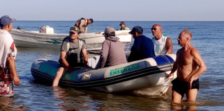RESCATARON A SIETE PESCADORES QUE QUEDARON AISLADOS EN LA COSTA DEL RÍO DE LA PLATA