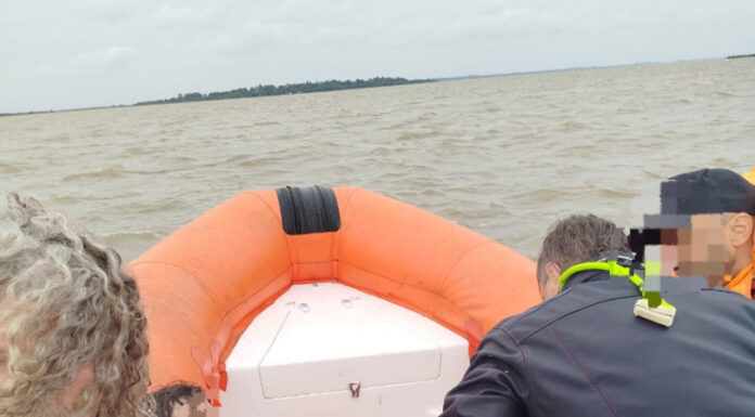 ISLA MARTÍN GARCÍA: PREFECTURA RESCATÓ A CUATRO TRIPULANTES QUE CAYERON AL AGUA
