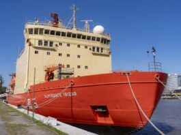 EL ROMPEHIELOS ARA “ALMIRANTE IRIZAR”ARRIBÓ A BUENOS AIRES