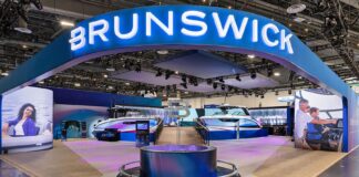 EL SEA RAY SLX 360 OB DEBUTA EN EL CES Y MARCA UN HITO PARA LA INDUSTRIA NÁUTICA