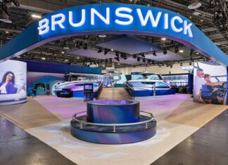 EL SEA RAY SLX 360 OB DEBUTA EN EL CES Y MARCA UN HITO PARA LA INDUSTRIA NÁUTICA