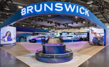 EL SEA RAY SLX 360 OB DEBUTA EN EL CES Y MARCA UN HITO PARA LA INDUSTRIA NÁUTICA