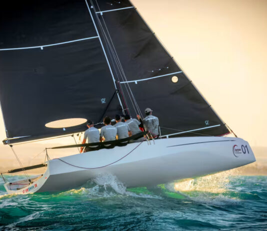 EL CLUBSWAN 28, BARCO DEL AÑO 2025, DISEÑO DEL ARGENTINO JUAN KOUYOUMDJIAN