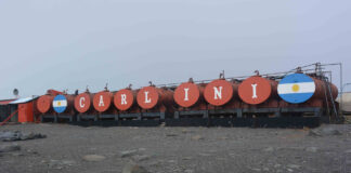 EL ROMPEHIELOS ALMIRANTE IRIZAR REABASTECIÓ A LAS BASES ANTÁRTICAS CONJUNTAS CARLINI, ESPERANZA Y PETREL