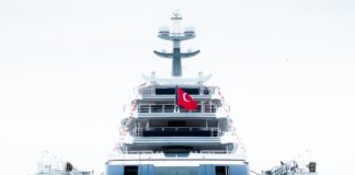 UN YATE DISEÑADO PARA EL CONFORT, EL ESTILO Y LA VIDA A BORDO