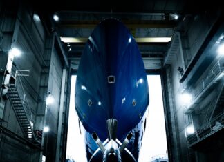 TURQUOISE YACHTS BOTA SU NUEVO BUQUE INSIGNIA DE 87 METROS