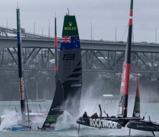 COLISIÓN ENTRE NUEVA ZELANDA Y FRANCIA OBLIGÓ A SUSPENDER EL ITM NEW ZEALAND SAIL GRAND PRIX (VIDEO)