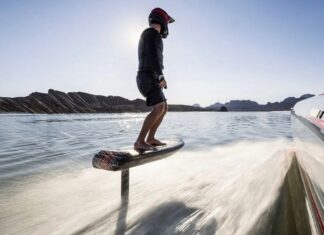 FLITE Y MERCURY RACING PRESENTAN EL RACE: EL EFOIL DE PRODUCCIÓN MÁS RÁPIDO DEL MUNDO