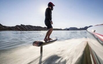 FLITE Y MERCURY RACING PRESENTAN EL RACE: EL EFOIL DE PRODUCCIÓN MÁS RÁPIDO DEL MUNDO