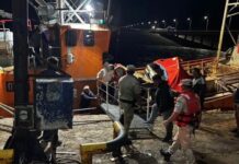 CONTINÚA LA BÚSQUEDA DEL MAQUINISTA DEL “HELENO A” TRAS SU HUNDIMIENTO EN EL GOLFO DE SAN MATÍAS