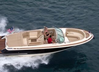 CHRIS-CRAFT LAUNCH 27: BOWRIDER DE LUJO DE 8,10 METROS