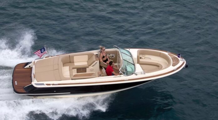 CHRIS-CRAFT LAUNCH 27: BOWRIDER DE LUJO DE 8,10 METROS