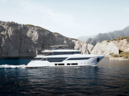 CUSTOM LINE NAVETTA 35: ESTRENO MUNDIAL EN CANNES