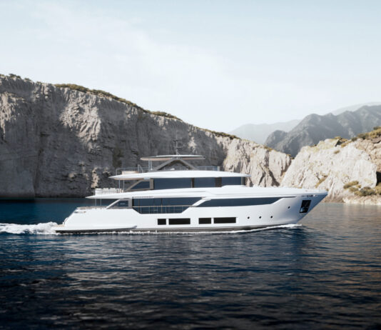 CUSTOM LINE NAVETTA 35: ELEGANCIA ITALIANA EN 34,5 METROS