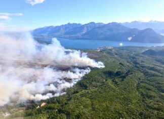 SUSPENDEN LA NAVEGACIÓN EN EL EMBALSE AMUTUI QUIMEY POR EL INCENDIO LA TAPERA EN EL PARQUE NACIONAL LOS ALERCES