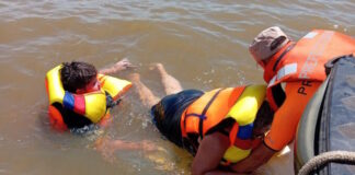 VUELCO DE LANCHA EN EL RÍO URUGUAY: CUATRO PERSONAS FUERON RESCATADAS POR PREFECTURA