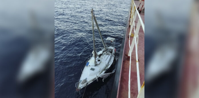 El Velero rescatado en aguas de Argelia - Foto Clarín Web