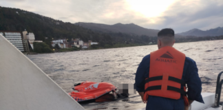 BARILOCHE: PREFECTURA ASISTIÓ A UN DEPORTISTA EN EL LAGO NAHUEL HUAPI