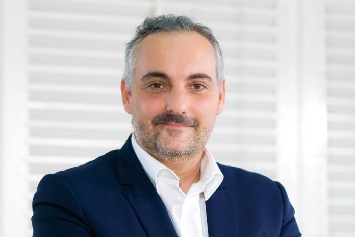 Gianguido Girotti, director general de Groupe Beneteau, dejará su cargo el 11 de junio tras 12 años al frente de la compañía, dejando un legado que incluye la creación del innovador Centro de Diseño.