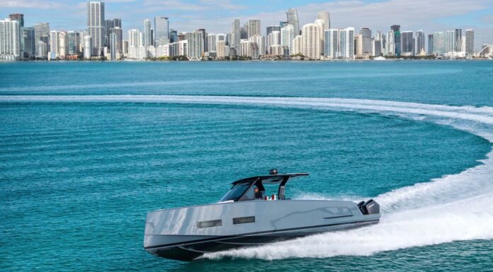 EL PARDO 43R DEBUTÓ EN EL MIAMI INTERNATIONAL BOAT SHOW 2026