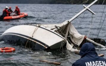 TRAGEDIA EN EL LAGO EPUYÉN: VUELCO DE DOS VELEROS DEJA UN FALLECIDO Y VARIOS RESCATADOS