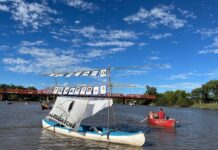MEMORIA EN EL RÍO: EMOTIVO HOMENAJE NÁUTICO A LOS DESAPARECIDOS EN GUALEGUAYCHÚ