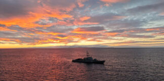 RELEVO DE DOTACIÓN Y OPERACIONES LOGÍSTICAS EN ISLA DE LOS ESTADOS CON LA ARA “INDÓMITA”