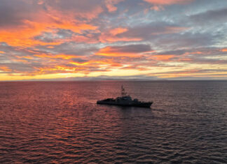 RELEVO DE DOTACIÓN Y OPERACIONES LOGÍSTICAS EN ISLA DE LOS ESTADOS CON LA ARA “INDÓMITA”