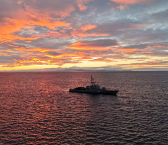 RELEVO DE DOTACIÓN Y OPERACIONES LOGÍSTICAS EN ISLA DE LOS ESTADOS CON LA ARA “INDÓMITA”