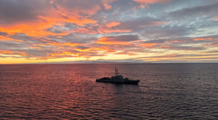 RELEVO DE DOTACIÓN Y OPERACIONES LOGÍSTICAS EN ISLA DE LOS ESTADOS CON LA ARA “INDÓMITA”