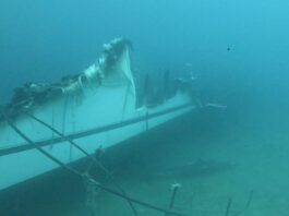 PREVÉN REFLOTAR ESTA SEMANA UN YATE INCENDIADO EN EL PUERTO DE IBIZA