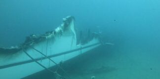 PREVÉN REFLOTAR ESTA SEMANA UN YATE INCENDIADO EN EL PUERTO DE IBIZA