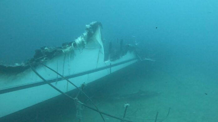 Yate incendiado y hundido en Ibiza