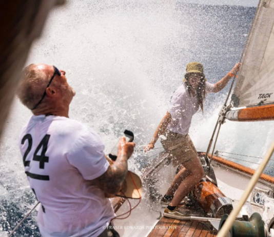 EMOCIÓN EN ALTA MAR: LA FLOTA CLÁSICA BRILLA EN LA TERCERA JORNADA DE REGATAS EN ANTIGUA