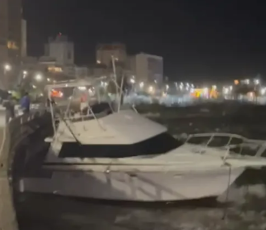 BARCO A LA DERIVA EN EL PUERTO DE PUNTA DEL ESTE POR VIENTOS INTENSOS