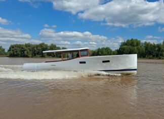 TV – HOY EN ESLORAS ESTILO Y ADRENALINA, PRESENTAMOS EL HARDCRAFT SL 42 Y LA KAWASAKI STX 160R