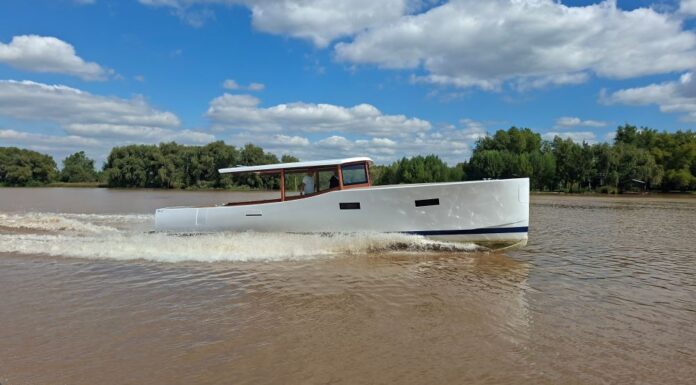 TV – HOY EN ESLORAS ESTILO Y ADRENALINA, PRESENTAMOS EL HARDCRAFT SL 42 Y LA KAWASAKI STX 160R