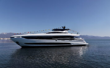 MANGUSTA DE ITALIA LANZA EL PRIMER GRANDSPORT 34