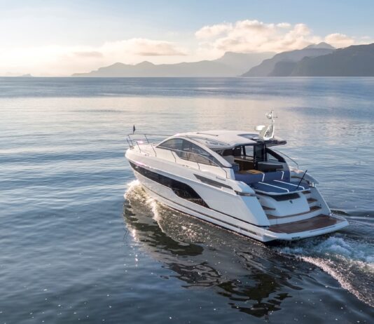 FAIRLINE REFUERZA SU PRESENCIA EN EE.UU. CON EL ESTRENO MUNDIAL DE LA TARGA 47 GT EN EL PALM BEACH INTERNATIONAL BOAT SHOW