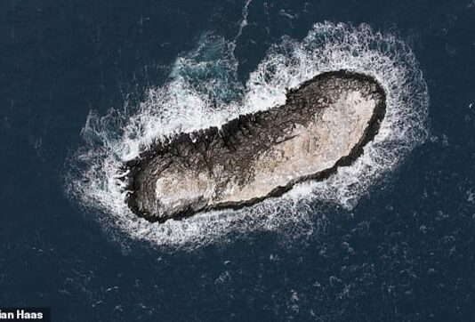 DESCUBREN UNA ISLA DESCONOCIDA EN LA ANTÁRTIDA MARCADA COMO ZONA DE PELIGRO