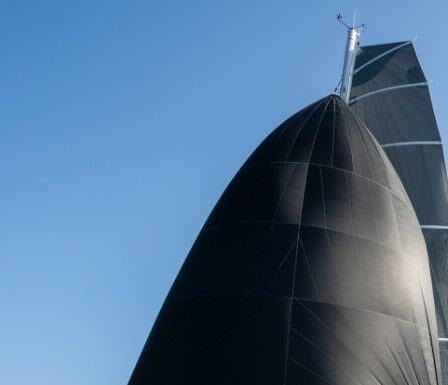 EXCESS PRESENTA EL PRIMER CATAMARÁN DEL MUNDO QUE INCORPORA RESINA RECICLADA Y RECICLABLE