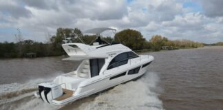 TV – ESLORAS PRESENTA EL RENOVADO CUSTON 40 FLY, AHORA CON MOTORIZACIÓN FUERA DE BORDA