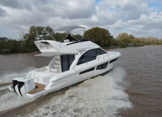 TV – ESLORAS PRESENTA EL RENOVADO CUSTON 40 FLY, AHORA CON MOTORIZACIÓN FUERA DE BORDA