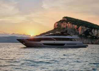 CHARLES LECLERC RECIBE SU NUEVO RIVA 102’ CORSARO SUPER: LUJO, PERSONALIZACIÓN Y ADN DEPORTIVO