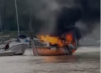 (VIDEO) SE INCENDIÓ HOY UN VELERO EN SAN FERNADO