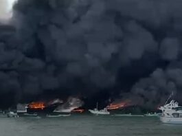 ECUADOR – UN VORAZ INCENDIO ARRASÓ CON OCHO EMBARCACIONES PESQUERAS EN EL PUERTO DE MANTA