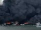 ECUADOR – UN VORAZ INCENDIO ARRASÓ CON OCHO EMBARCACIONES PESQUERAS EN EL PUERTO DE MANTA