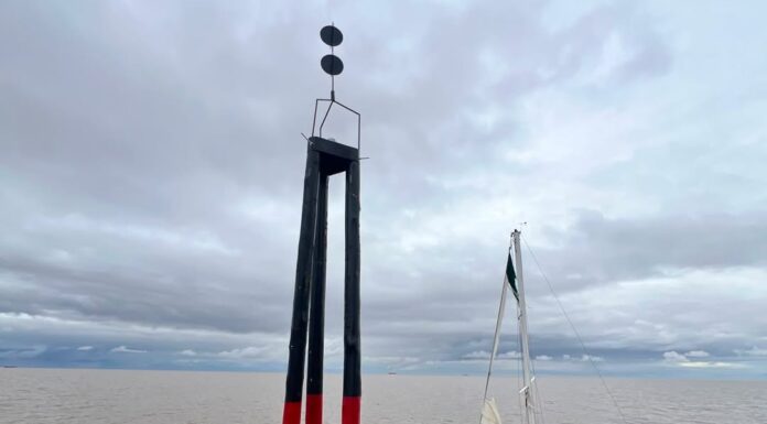 RÍO DE LA PLATA – SEÑALIZAN CON BALIZA LUMINOSA EL CASCO HUNDIDO “BARÓN DE PLATA”